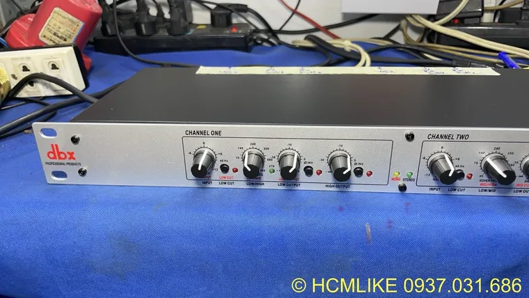 Phân tần dbx 223XS